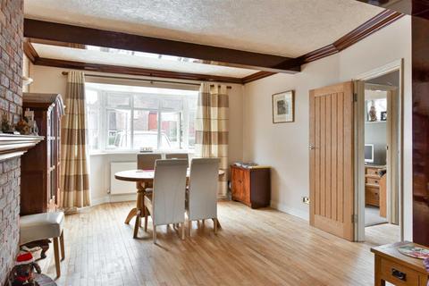 75 Grafton Road, Worcester Park, KT4 7QR