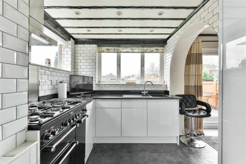 75 Grafton Road, Worcester Park, KT4 7QR
