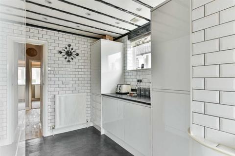75 Grafton Road, Worcester Park, KT4 7QR
