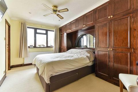 75 Grafton Road, Worcester Park, KT4 7QR