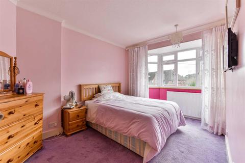 75 Grafton Road, Worcester Park, KT4 7QR