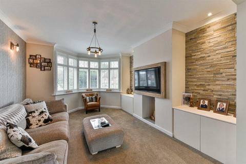 58 Amberley Gardens, Epsom, KT19 0NG