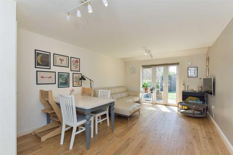 50 Cuddington Avenue, Worcester Park, KT4 7DB