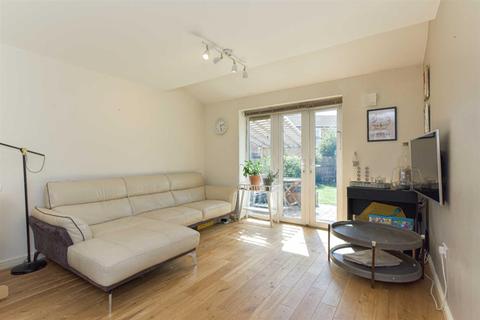 50 Cuddington Avenue, Worcester Park, KT4 7DB
