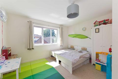 50 Cuddington Avenue, Worcester Park, KT4 7DB