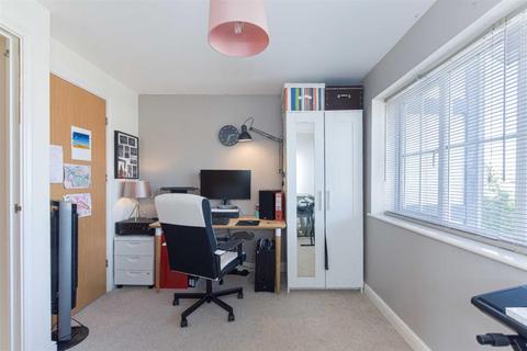50 Cuddington Avenue, Worcester Park, KT4 7DB