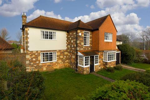 2 Oaks Avenue, Worcester Park, KT4 8XD