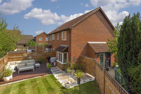 49 Wolsey Close, Worcester Park, KT4 7EF