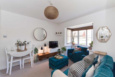 49 Wolsey Close, Worcester Park, KT4 7EF