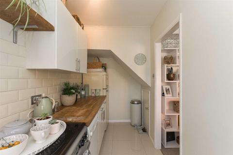 49 Wolsey Close, Worcester Park, KT4 7EF