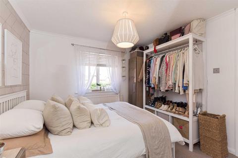 49 Wolsey Close, Worcester Park, KT4 7EF