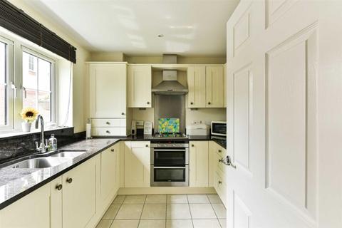 8 Osprey Drive, Epsom, KT18 5DY