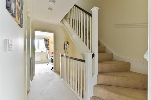 8 Osprey Drive, Epsom, KT18 5DY