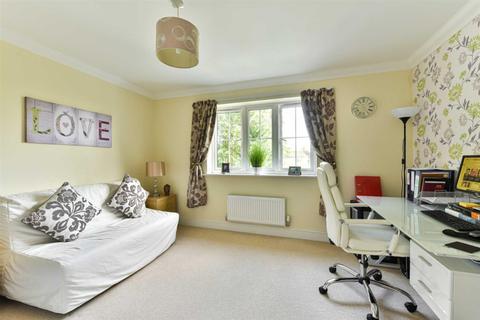 8 Osprey Drive, Epsom, KT18 5DY