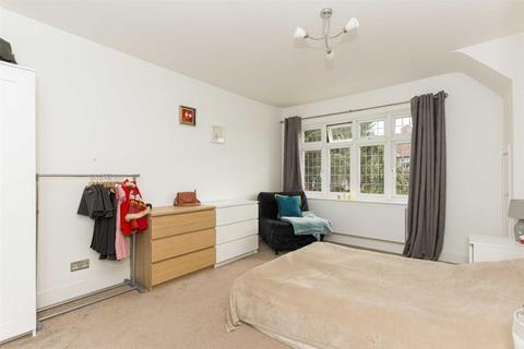 6 Dell Road, Epsom, KT17 2ND