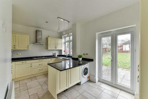 92 Amberley Gardens, Epsom, KT19 0NG
