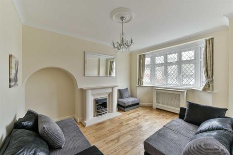 92 Amberley Gardens, Epsom, KT19 0NG