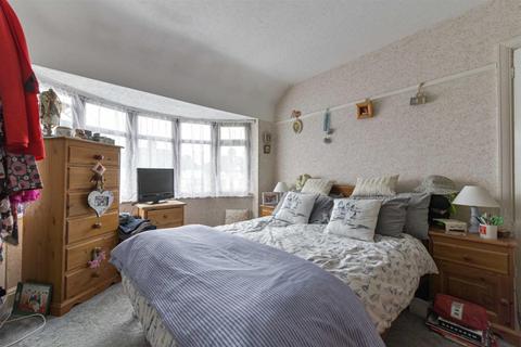 84 River Way, Ewell, Epsom, KT19 0HQ