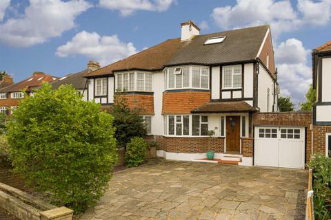 95 Oaks Avenue, Worcester Park, KT4 8XG