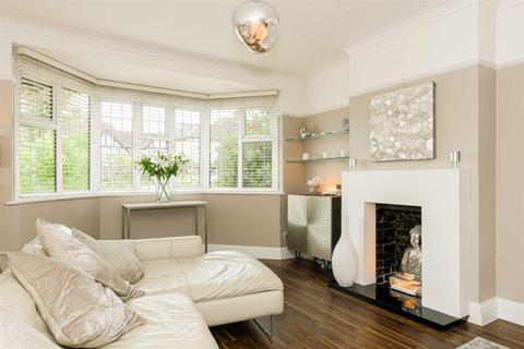 95 Oaks Avenue, Worcester Park, KT4 8XG