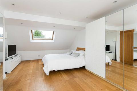 95 Oaks Avenue, Worcester Park, KT4 8XG