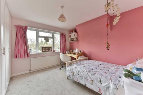 56 Ewell Park Way, Ewell, Epsom, KT17 2NW