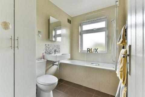 56 Ewell Park Way, Ewell, Epsom, KT17 2NW