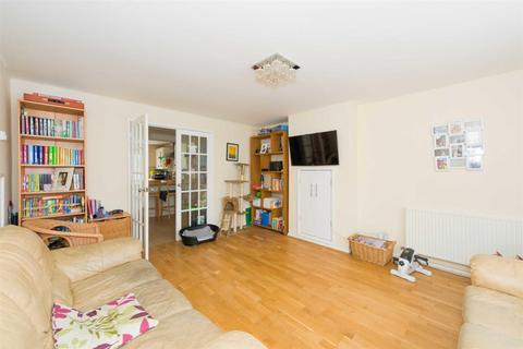 1 Iris Road, West Ewell, Epsom, KT19 9NH