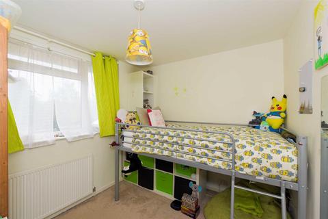 1 Iris Road, West Ewell, Epsom, KT19 9NH