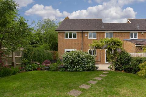 11 Bluegates, Ewell, Epsom, KT17 2SA