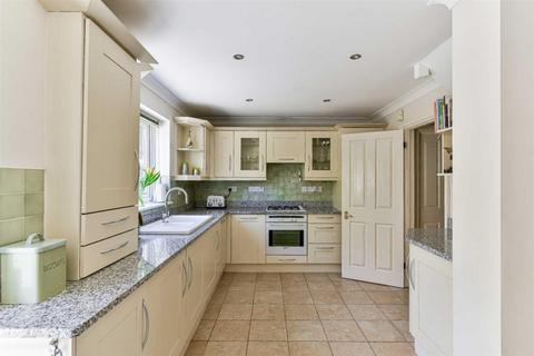 11 Bluegates, Ewell, Epsom, KT17 2SA