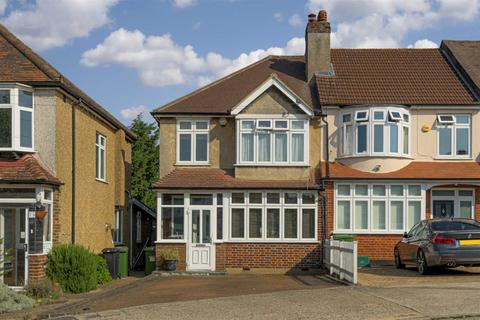 81 Ardrossan Gardens, Worcester Park, KT4 7AY