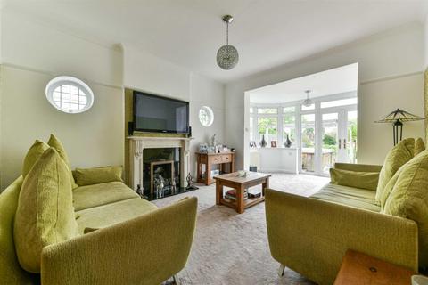 58 Chestnut Avenue, Epsom, KT19 0SZ