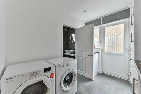 58 Chestnut Avenue, Epsom, KT19 0SZ