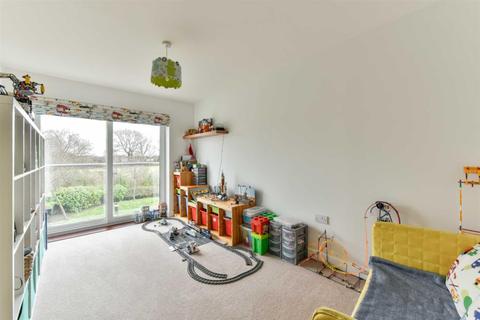 2 Barn Elms Close, Worcester Park, KT4 7AP