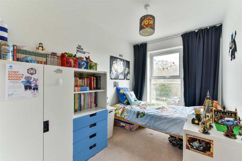 2 Barn Elms Close, Worcester Park, KT4 7AP