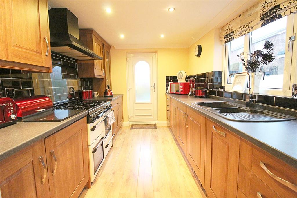Fitted kitchen