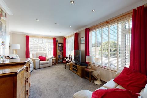 120 Downs Road, Folkestone, CT19 5PU