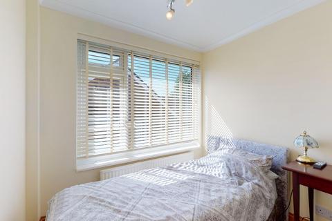 120 Downs Road, Folkestone, CT19 5PU