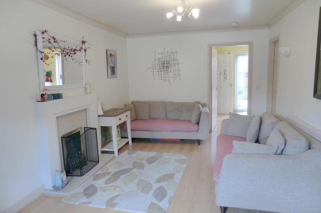 Malton Mews, Beverley 4 bed house £900 pcm (£208 pw)