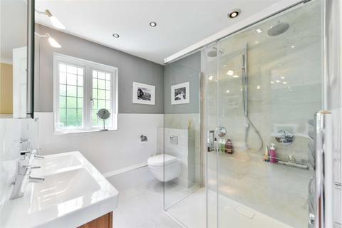 2 John Watkin Close, Epsom, KT19 7LW