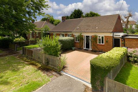 86 Berry Meade, Ashtead, KT21 1SG