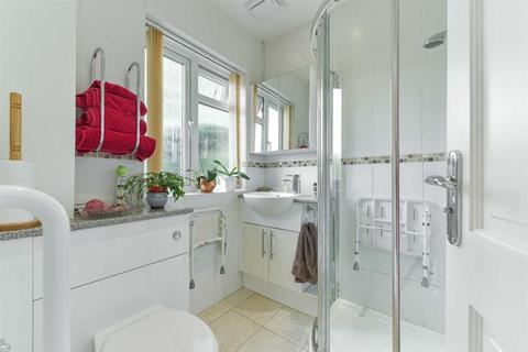 86 Berry Meade, Ashtead, KT21 1SG