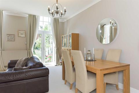 7, York Court Manor Crescent, Epsom, KT19 7EY