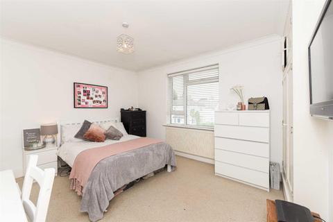 2 Wyeths Road, Epsom, KT17 4EB
