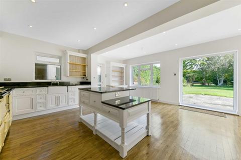 26 The Green, Epsom, KT17 3JN