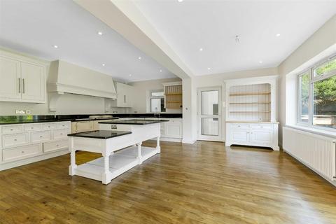 26 The Green, Epsom, KT17 3JN