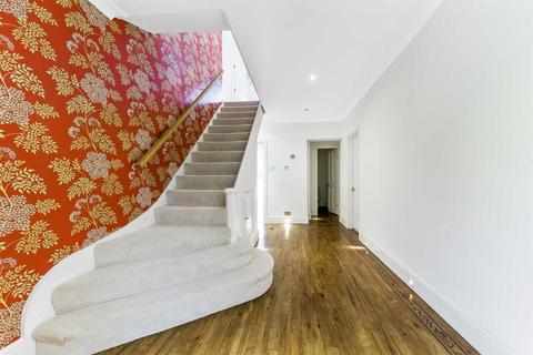 26 The Green, Epsom, KT17 3JN