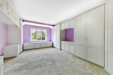 26 The Green, Epsom, KT17 3JN