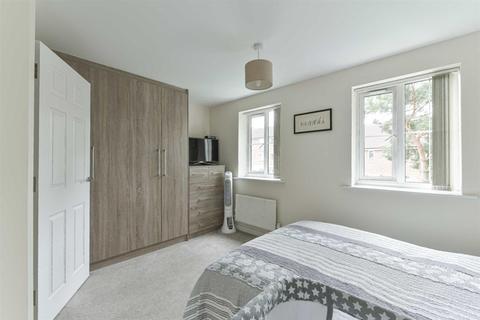 33 Winter Close, Epsom, KT17 1AH